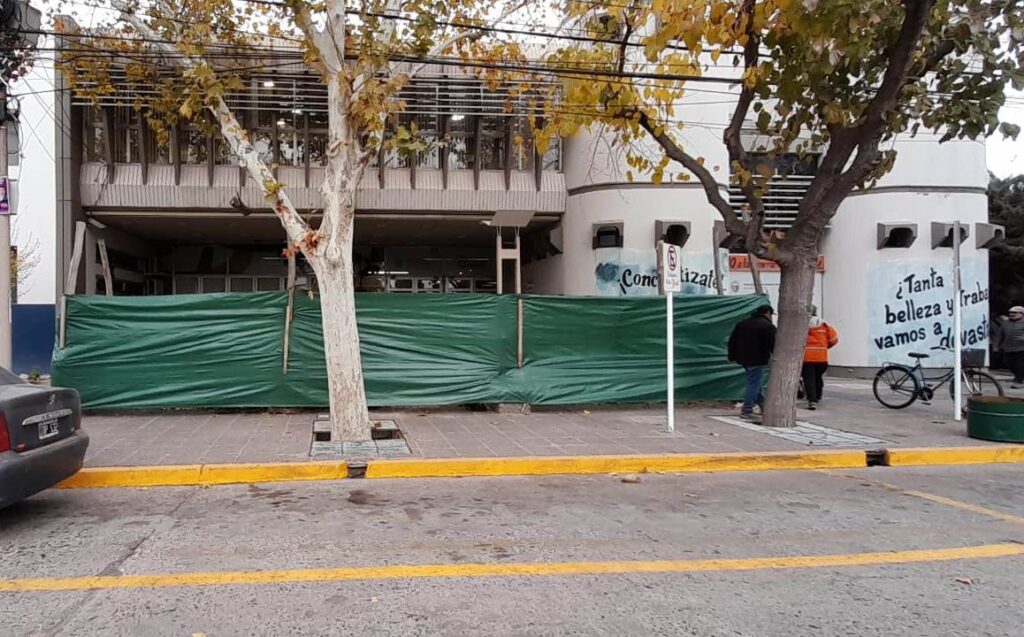 PERAS A LOS OLMOS Y EXPLICACIONES AL INTENDENTE: cosas que nunca se deben esperar