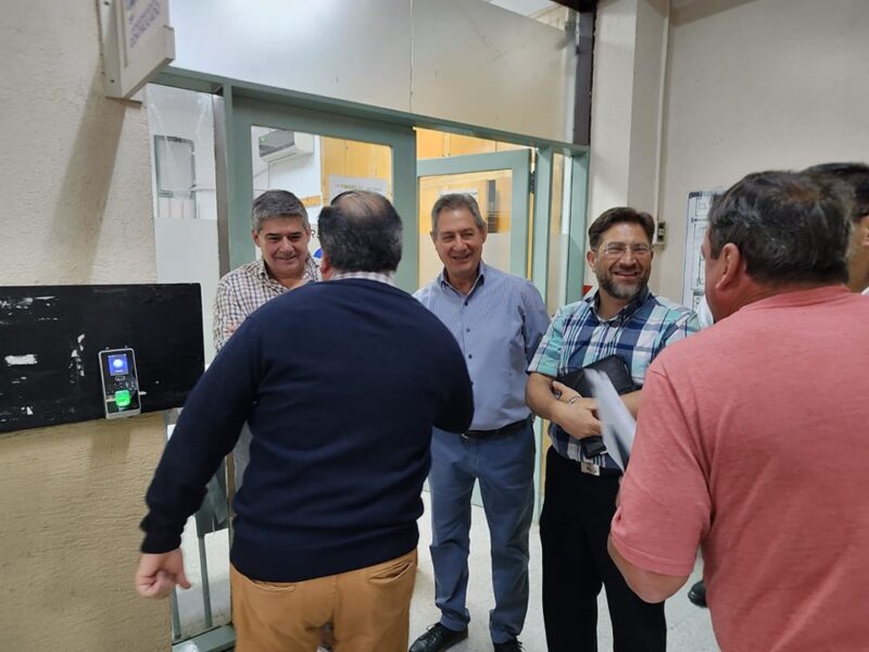 OMAR FELIX INICIÓ SU GESTIÓN CON VISITAS DE EMPLEADOS Y DESIGNACIONES DE FUNCIONARIOS