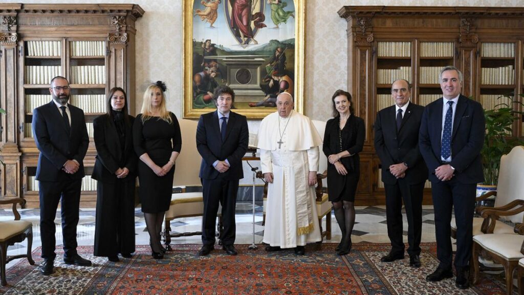 EL PAPA FRANCISCO ESTUVO DURANTE UNA HORA CON MILEI