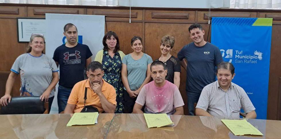 EMPRENDEDORES CON DISCAPACIDAD RECIBIERON APORTES ECONÓMICOS PARA FOMENTAR EL AUTOEMPLEO