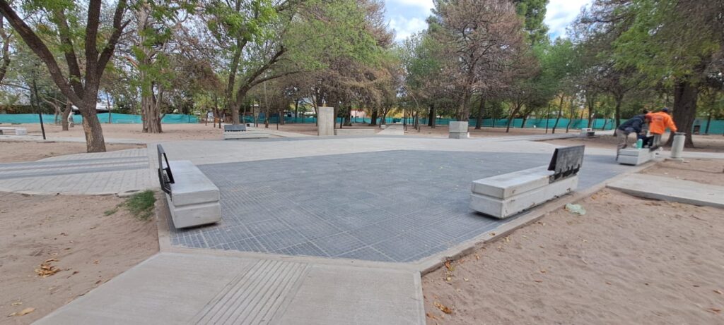 ETAPA FINAL PARA LA RENOVACIÓN DE LA PLAZA Y EL PLAYÓN DEL Bº INGENIERO BALLOFFET