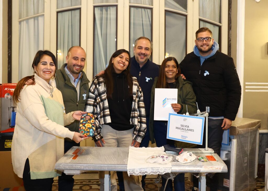 Stevanato entregó insumos a familias emprendedoras