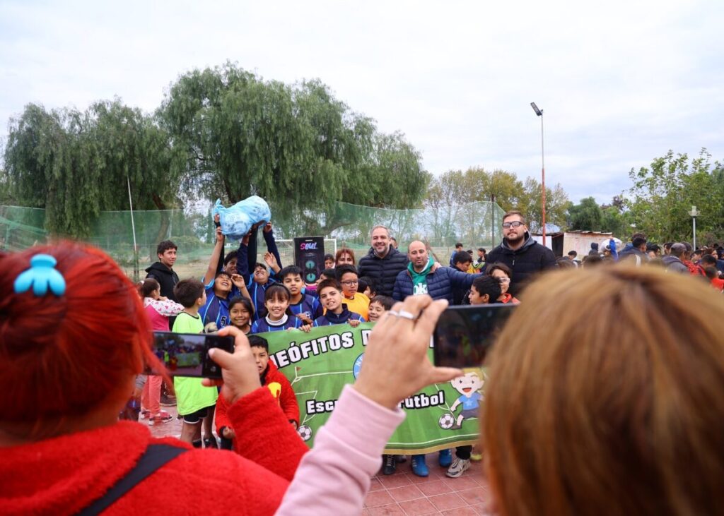 Stevanato lanzó el programa de fútbol infantil en Rodeo del Medio