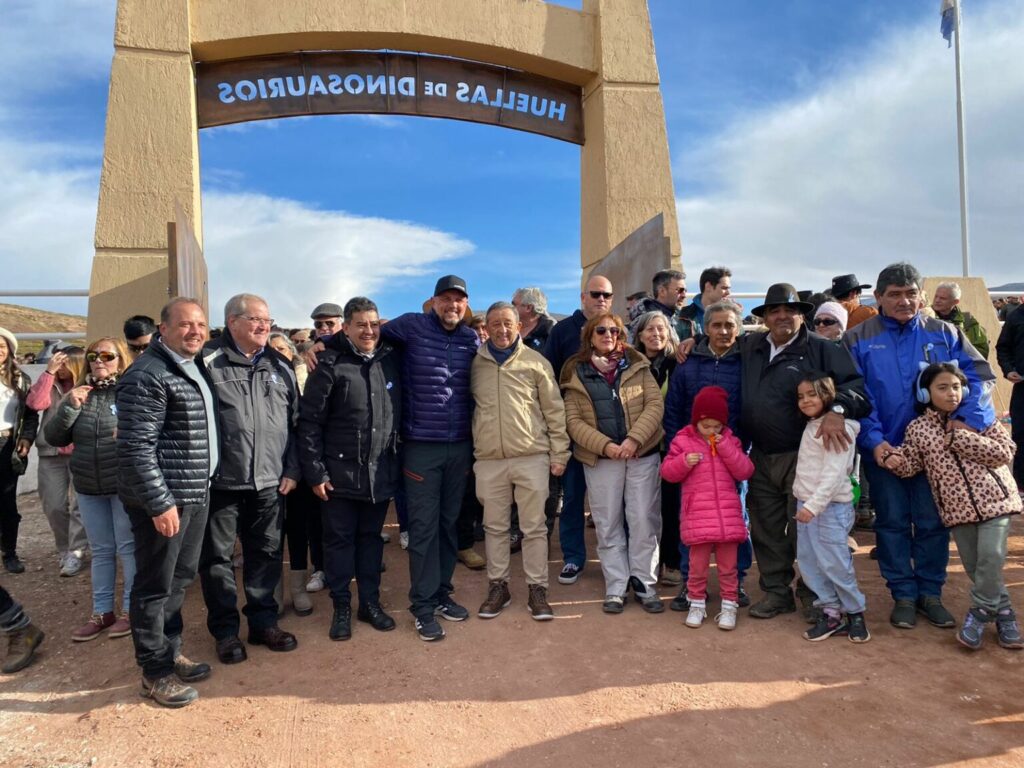 Malargüe inauguró el primer Parque Cretácico Municipal Huellas de Dinosaurios