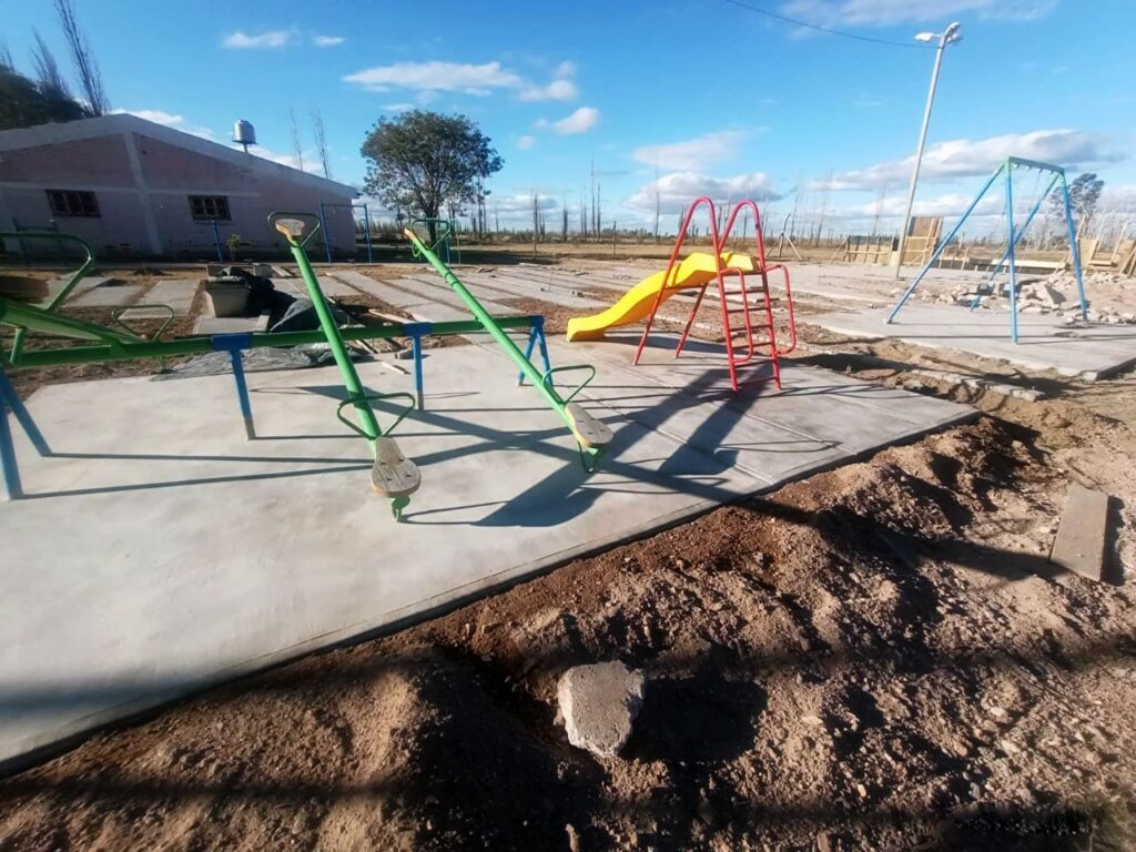 ENTRA EN SU FASE FINAL LA NUEVA PLAZA DE VILLA ATUEL