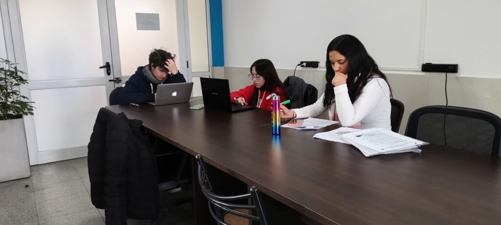 ESTUDIANTES DE NIVEL SUPERIOR PUEDEN ANOTARSE EN EL PROGRAMA “BENEFICIOS JUVENTUD”