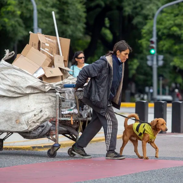 LA POBREZA ALCANZÓ EN ARGENTINA EL 50,5 % EN EL PRIMER SEMESTRE