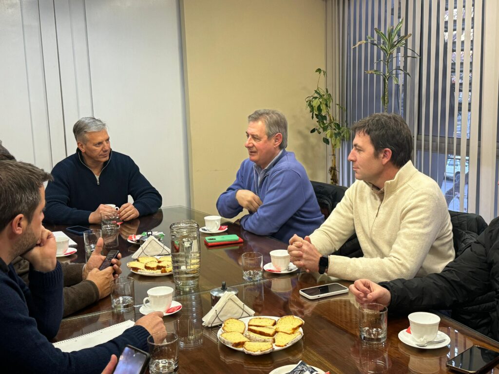 FELIX VISITA ALVEAR Y LE PONE COHERENCIA A LA LUCHA ANTIGRANIZO MUNICIPALIZADA
