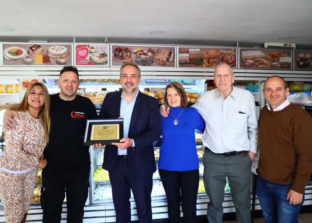 MAIPU RECONOCIÓ A UN IMPORTANTE COMERCIANTE POR SU INNOVACIÓN