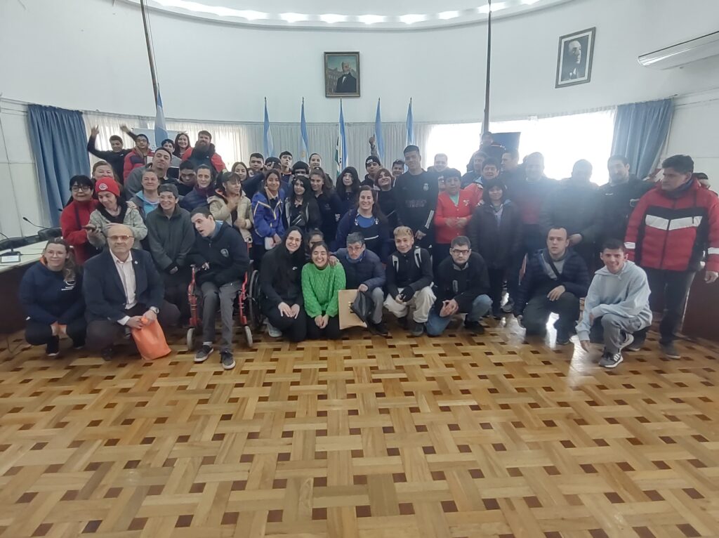 EL CONCEJO DELIBERANTE DE SAN RAFAEL RECIBIÓ A LOS ALUMNOS DE FEYES