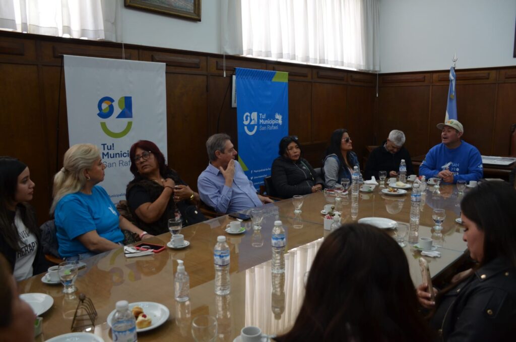 FÉLIX RECIBIÓ A OPERADORES TURÍSTICOS DE PERÚ Y PANAMÁ QUE RECORREN SAN RAFAEL