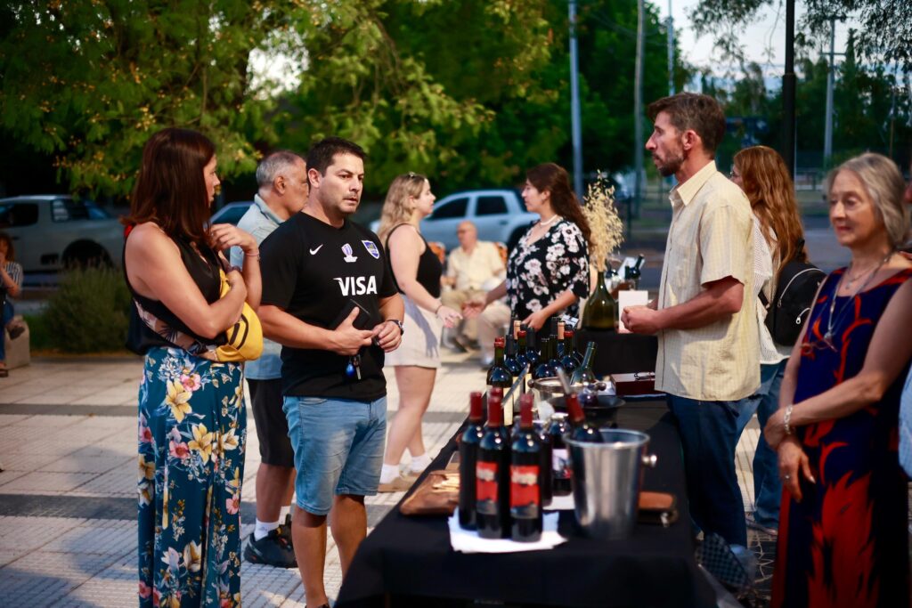 EN EL PASEO RAWSON SE CELEBRÓ EL DÍA DEL VINO