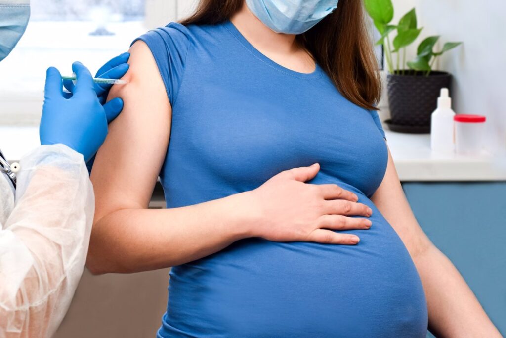 SE VACUNAN A EMBARAZADAS PARA EVITAR LA BRONQUIOLITIS EN LOS BEBES