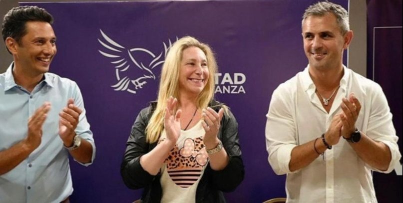 DENUNCIAN QUE EN VARIAS PROVINCIAS PIDEN APORTES A ESTATALES PARA FINANCIAR LA LIBERTAD AVANZA