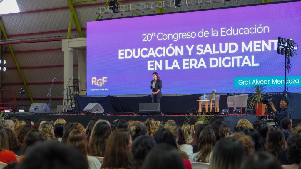 GENERAL ALVEAR RECIBIÓ A PILAR SORDO EN EL CIERRE DEL CONGRESO DE EDUCACIÓN