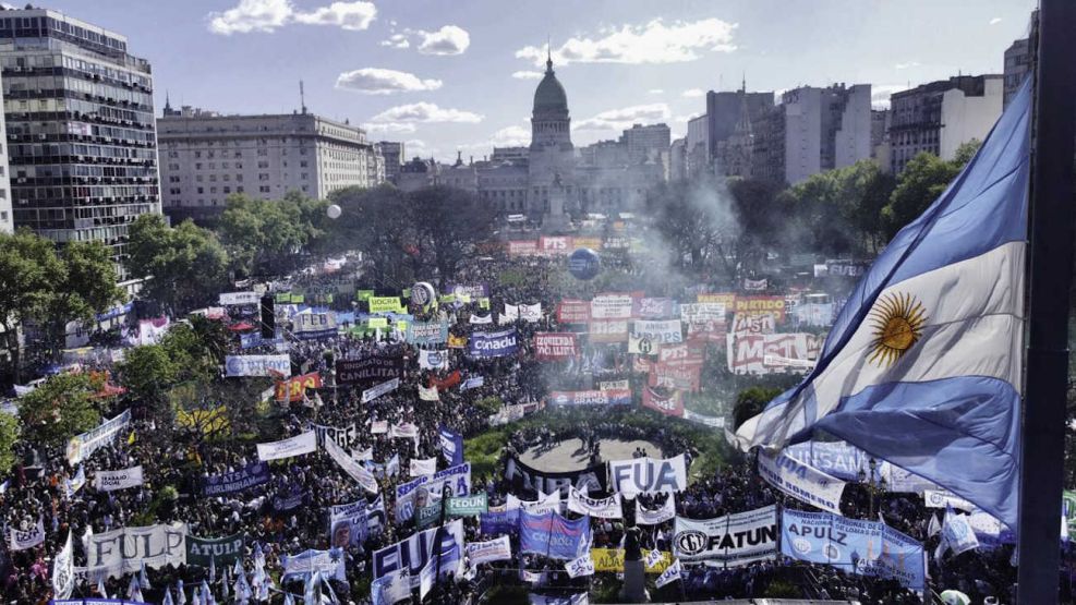 EL 89% DE LOS ARGENTINOS OPINA A FAVOR DE LA UNIVERSIDAD PÚBLICA