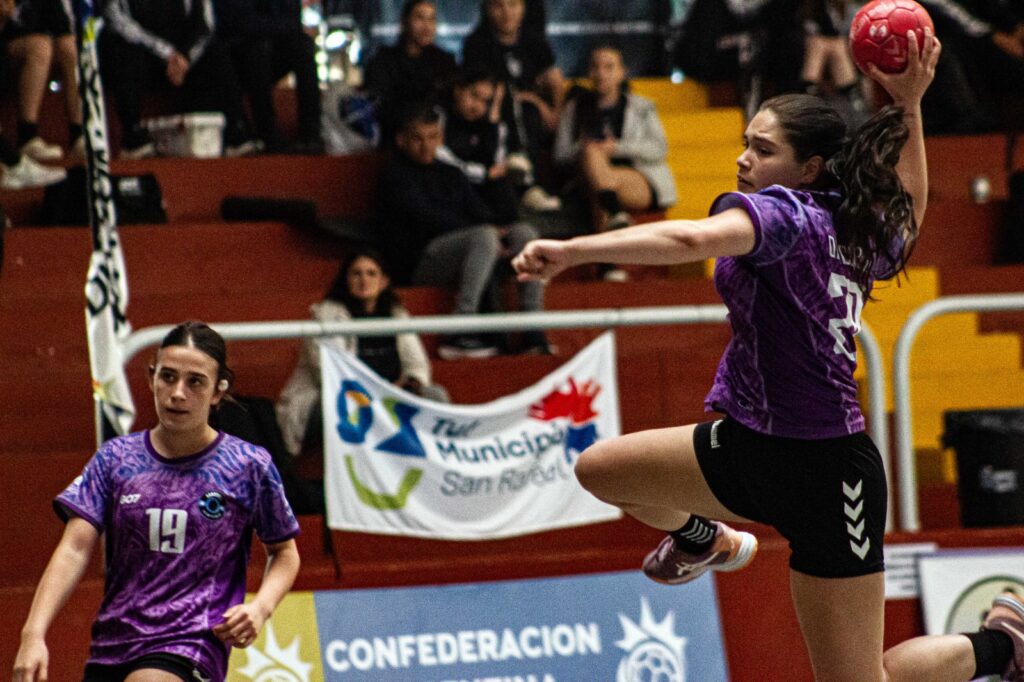 Se desarrolla el Torneo de Handball en San Rafael y llegan más de 50 equipos de todo el país