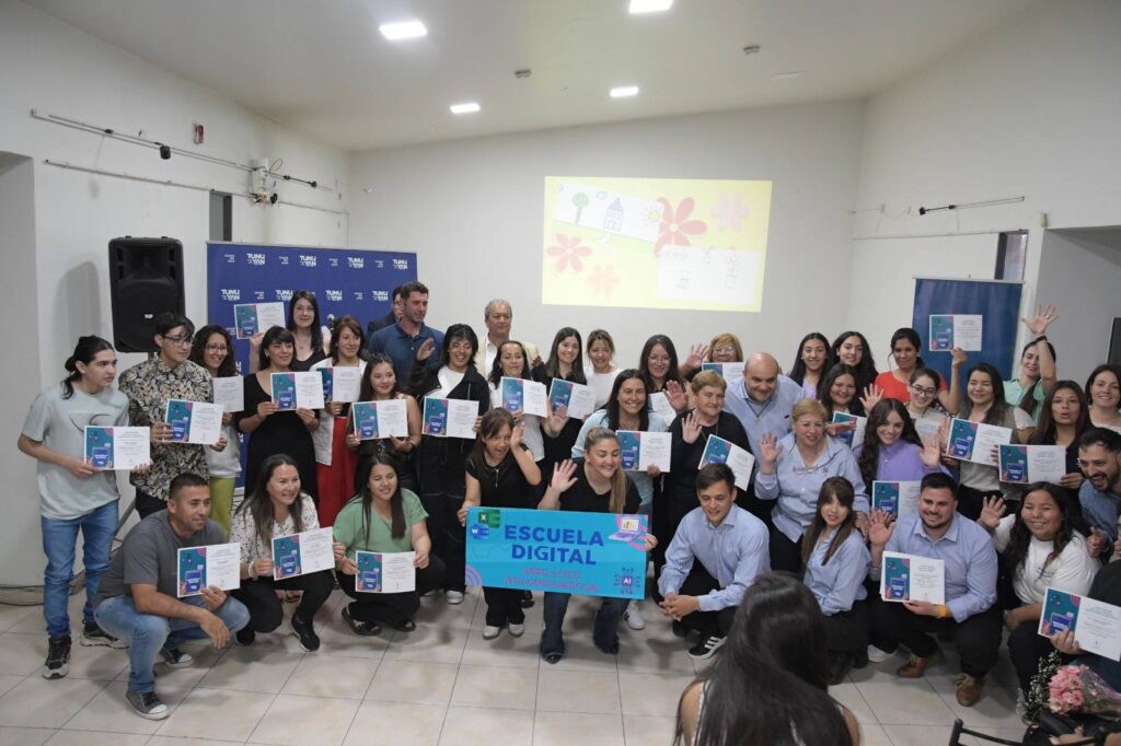 Más de 40 egresados de la Escuela Digital Municipal de Tunuyán