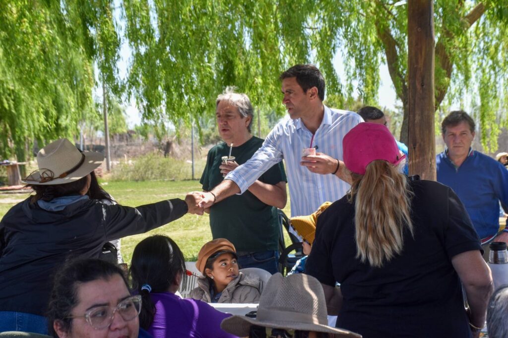 Más de 700 personas participaron de la Gran Peña y Baile de Adultos Mayores en Tunuyán