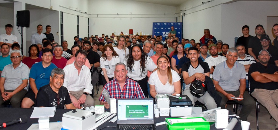 Más de 100 Electricitas se Capacitaron en Tunuyán