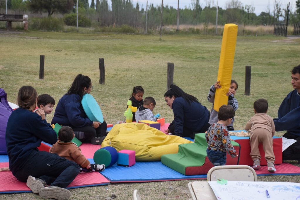 Primera Infancia Primero: un Programa que acompaña la crianza y cuidado de los niños