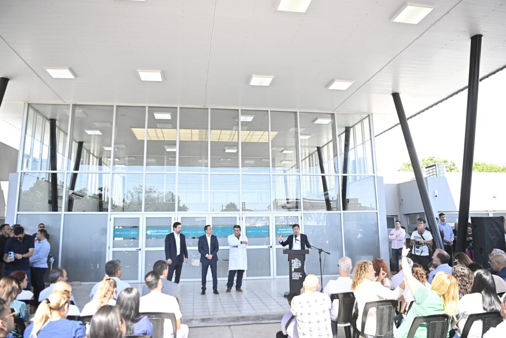 Kicillof inauguró un Centro de Atención Integral de Rehabilitación en Florencio Varela