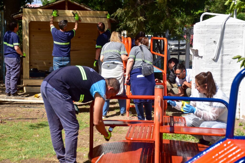 El Programa Tunuyán Verde permitió a la escuela Ejército de Los Andes renovar sus juegos