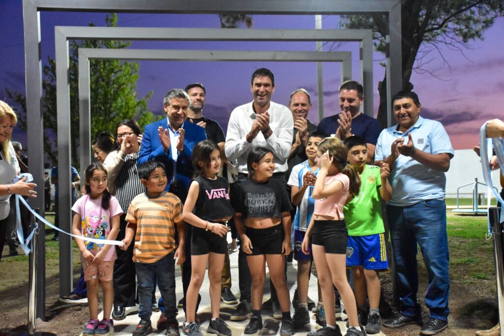 Una plaza que revive cuando el barrio decide ocuparla