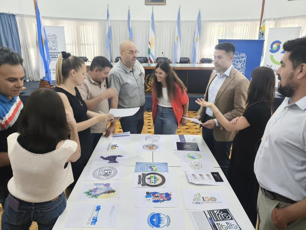 La comunidad participó de la elección del logo por los 150 años del HCD