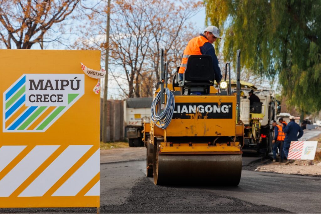 Maipú consolida su desarrollo urbano con el 90% del Plan de Asfalto cumplido
