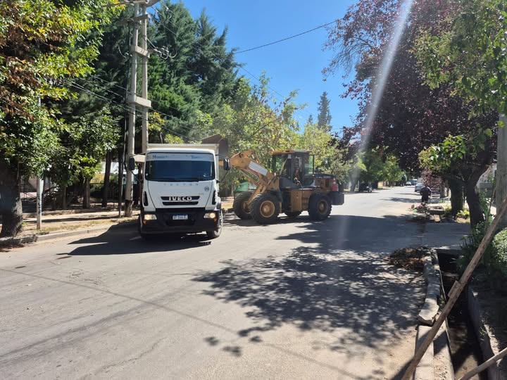 Tunuyán: operativo de limpieza y reacondicionamiento en el casco céntrico