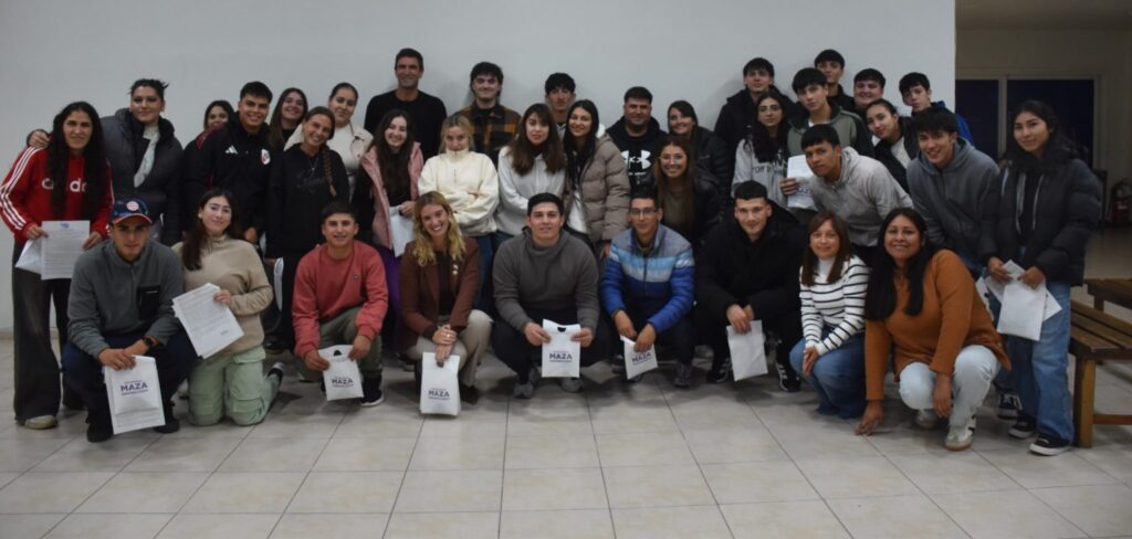 Tunuyán: 45 estudiantes reciben una Beca Institucional para estudiar en la Universidad Maza