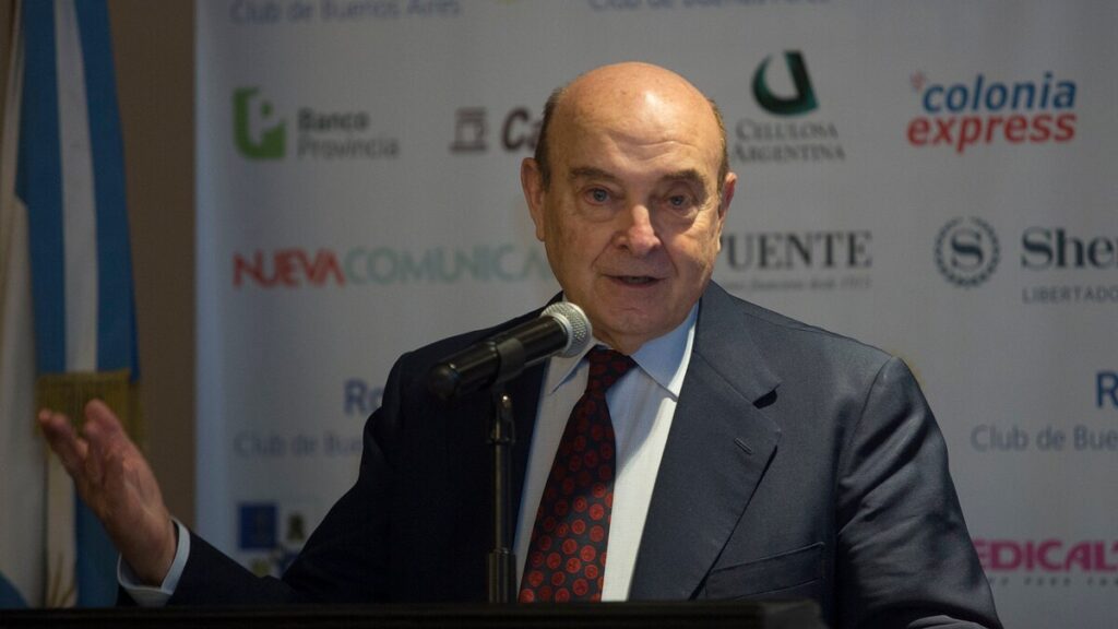 Cavallo habló de una bomba cambiaria en 2027 y enfureció a Milei y Caputo