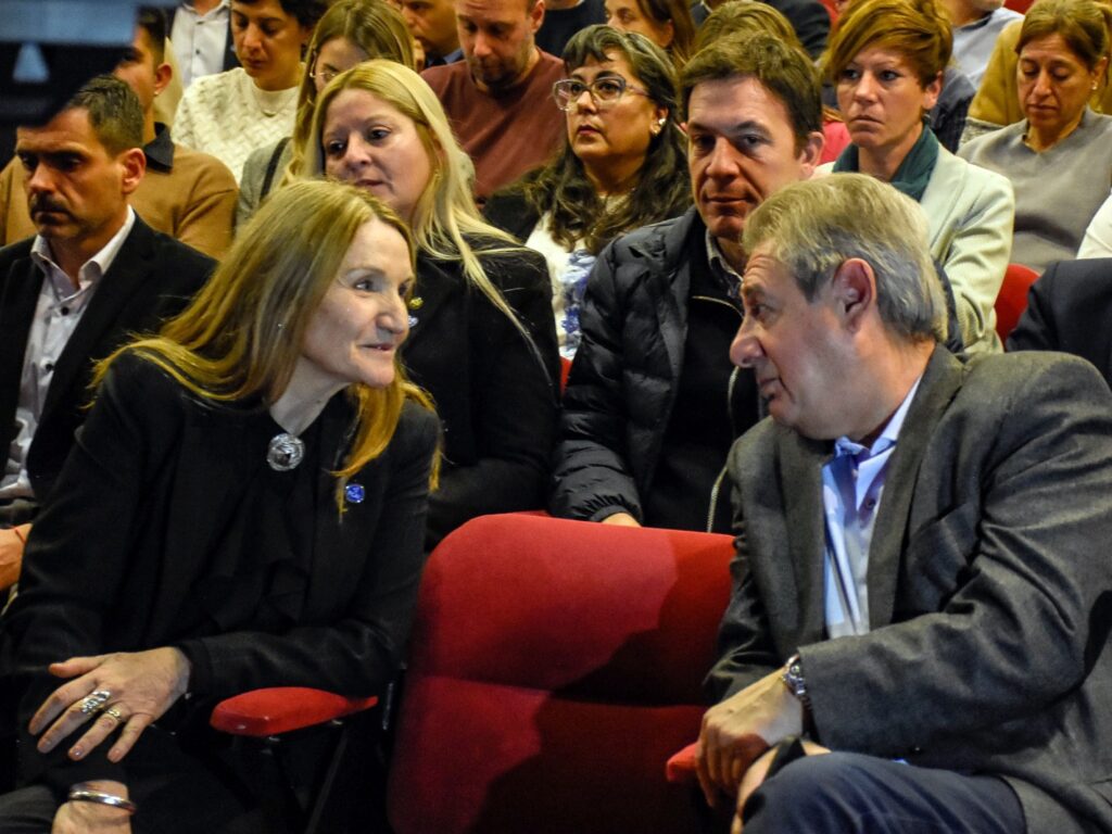 Félix acompañó la asunción de las nuevas autoridades de la Facultad de Ciencias Aplicadas a la Industria de la UNCuyo