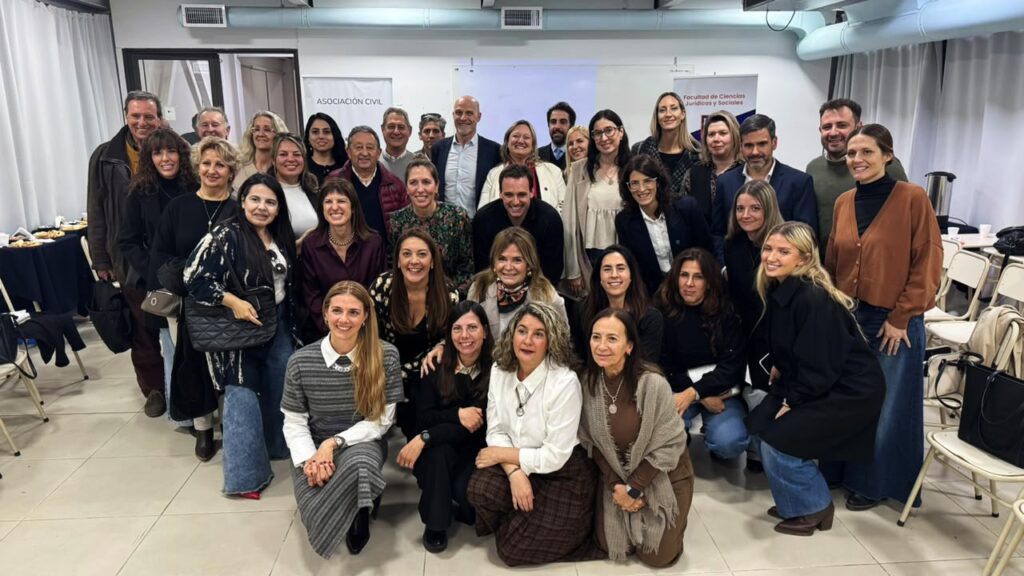 Félix participó de un encuentro de análisis y reflexión sobre la autonomía municipal