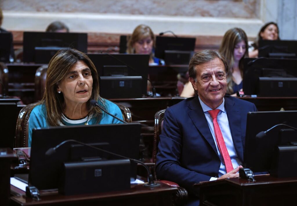 Zona Fría: Suárez y Juri, el rechazo para la foto y el quórum para que se apruebe