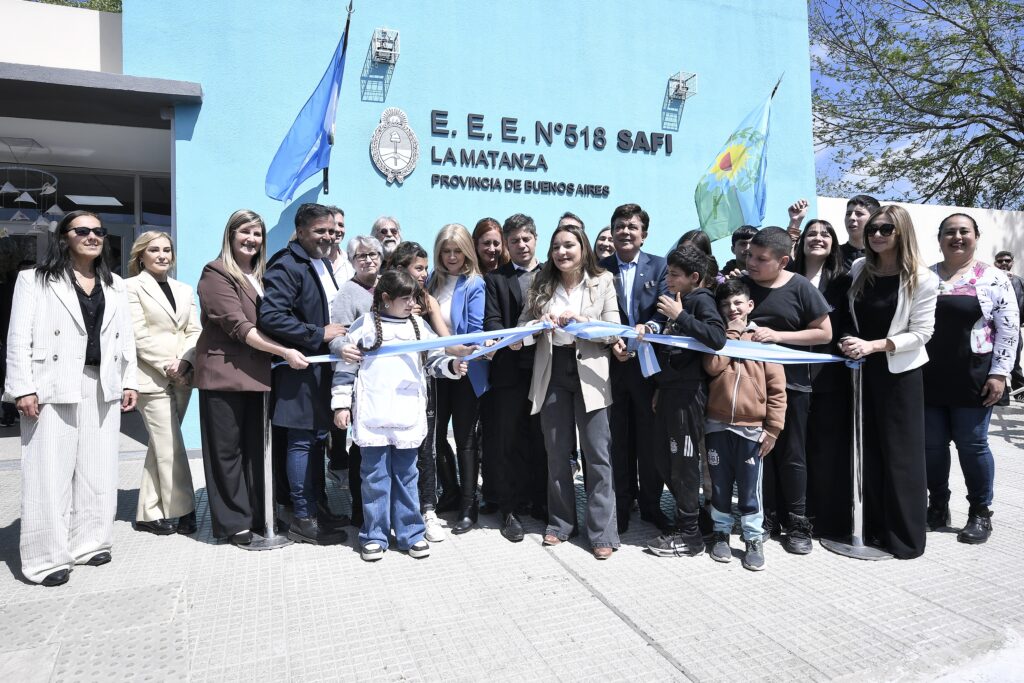 Kicillof inauguró dos edificios educativos en La Matanza